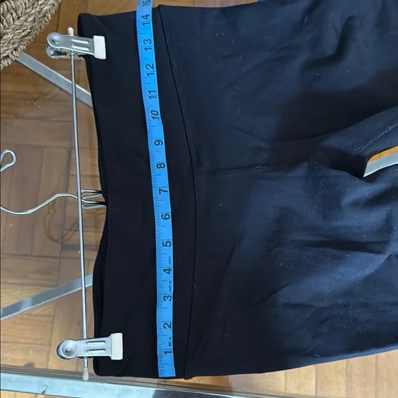 ALO Yoga Classic Black Leggings - Picture 6 of 6